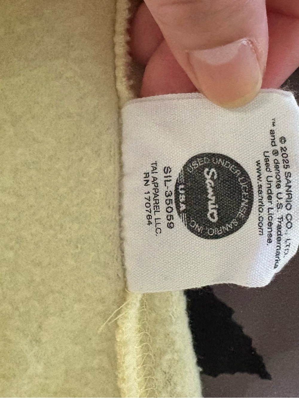 Hello Kitty Cream Off-Shoulder Sweatshirt with Patterned Lettering - Picture 7 of 8